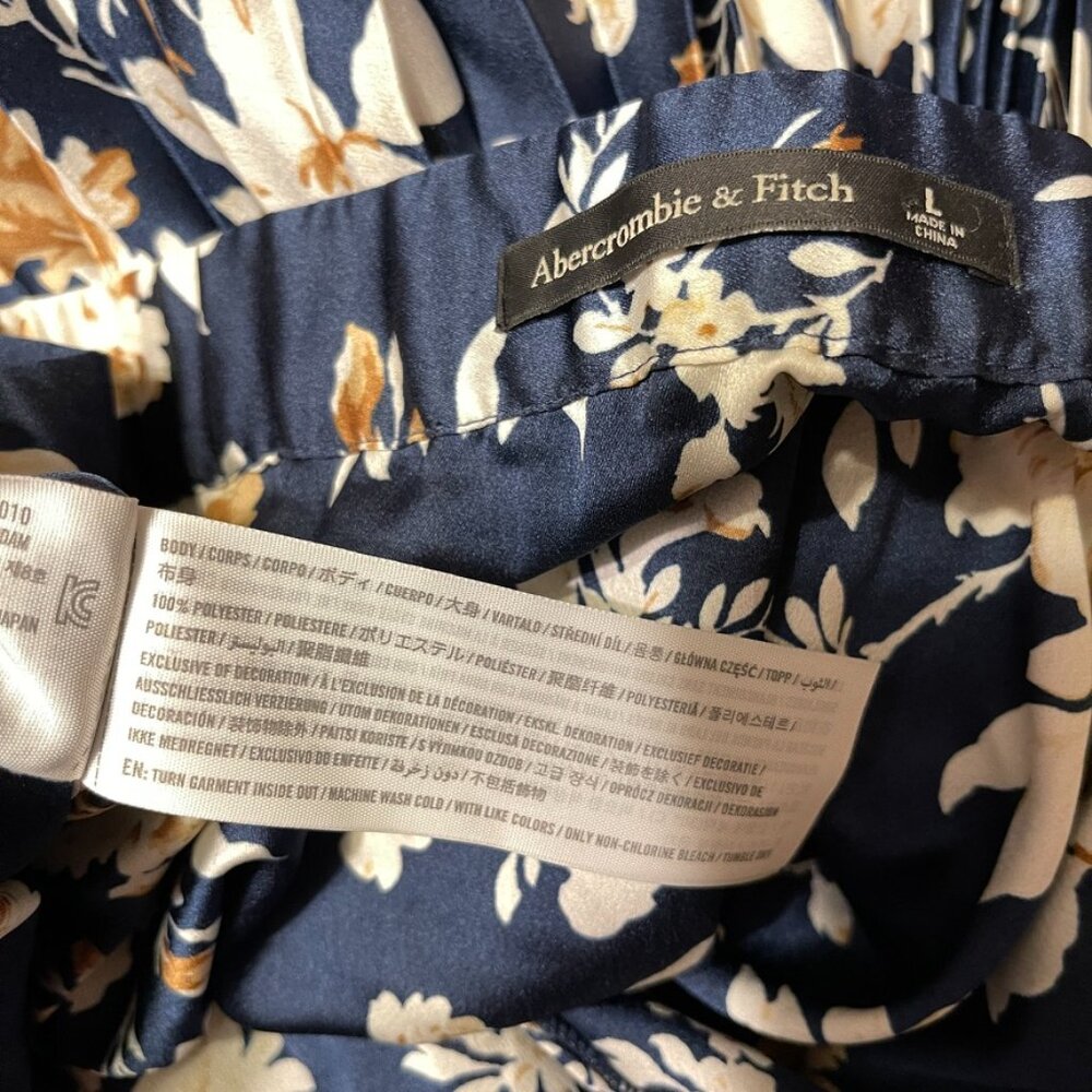Abercrombie and Fitch 2-Piece Satin Matching Floral Pleated Top and Skirt Large - Picture 4 of 4